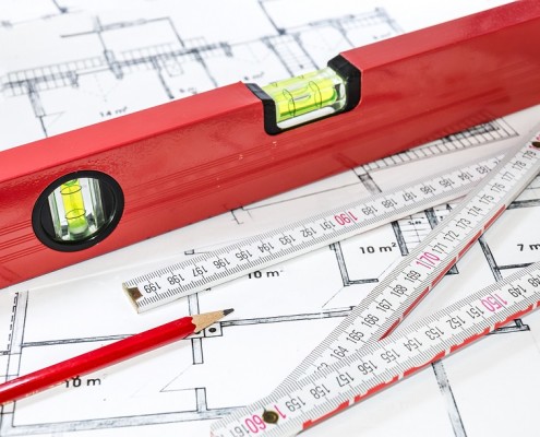 Fenster ausmessen Beim Aufmaß der Fenster sollten Form, Höhe, Breite und Öffnungsrichtung notiert werden.