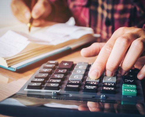 Um Fensterpreise zu berechnen nutzen vielen Online- Fensterpreisrechner.