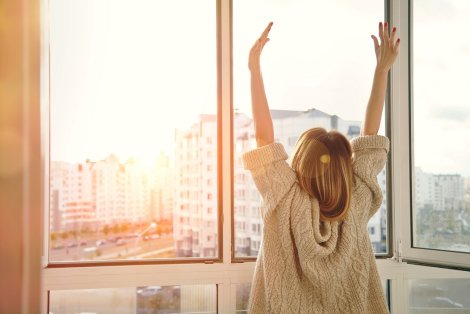 Schallschutzfenster reduzieren den Lärm und können so für einen erholsamen Schlaf sorgen.